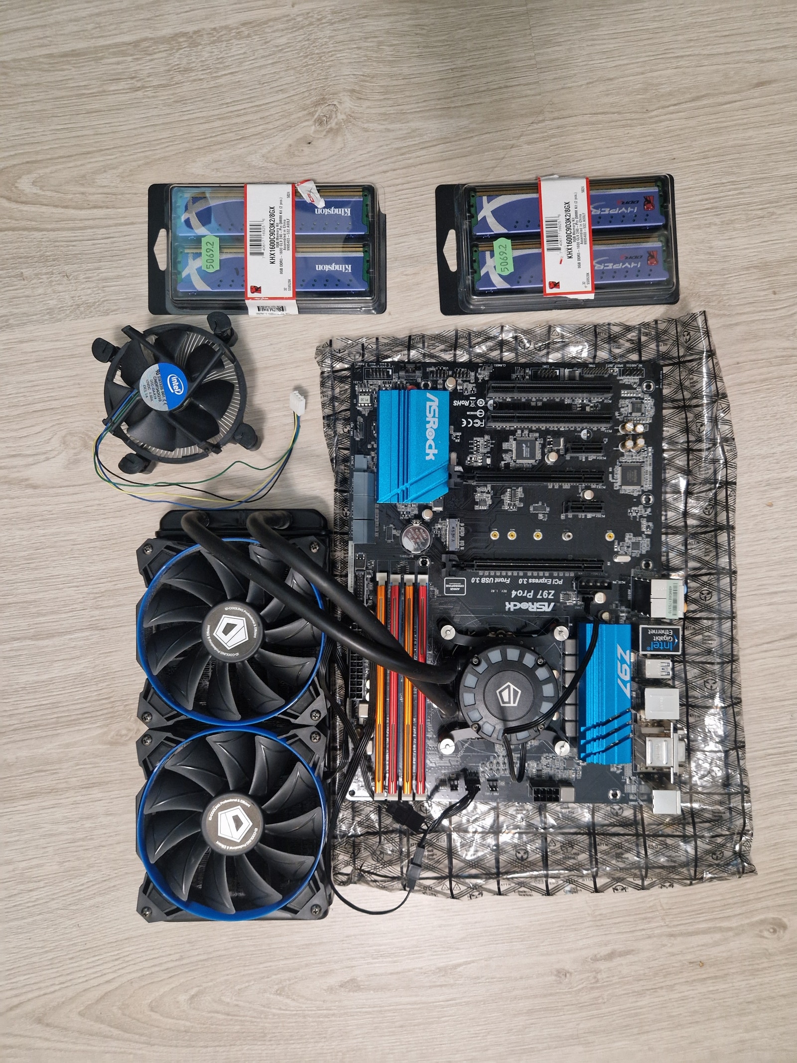 Asrock z97 pro4 + i5 4670k + ddr3 16gb 1600mhz + cpu jäähyt