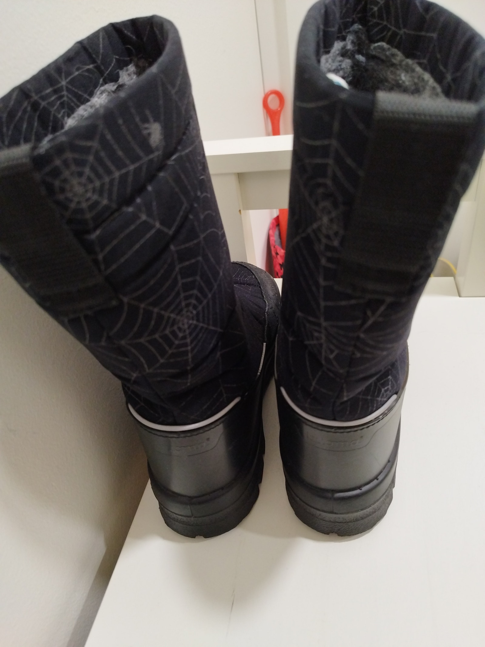 Abree Ii Ugg Croco Black 本革ムートンハイネックベスト ブラック黒