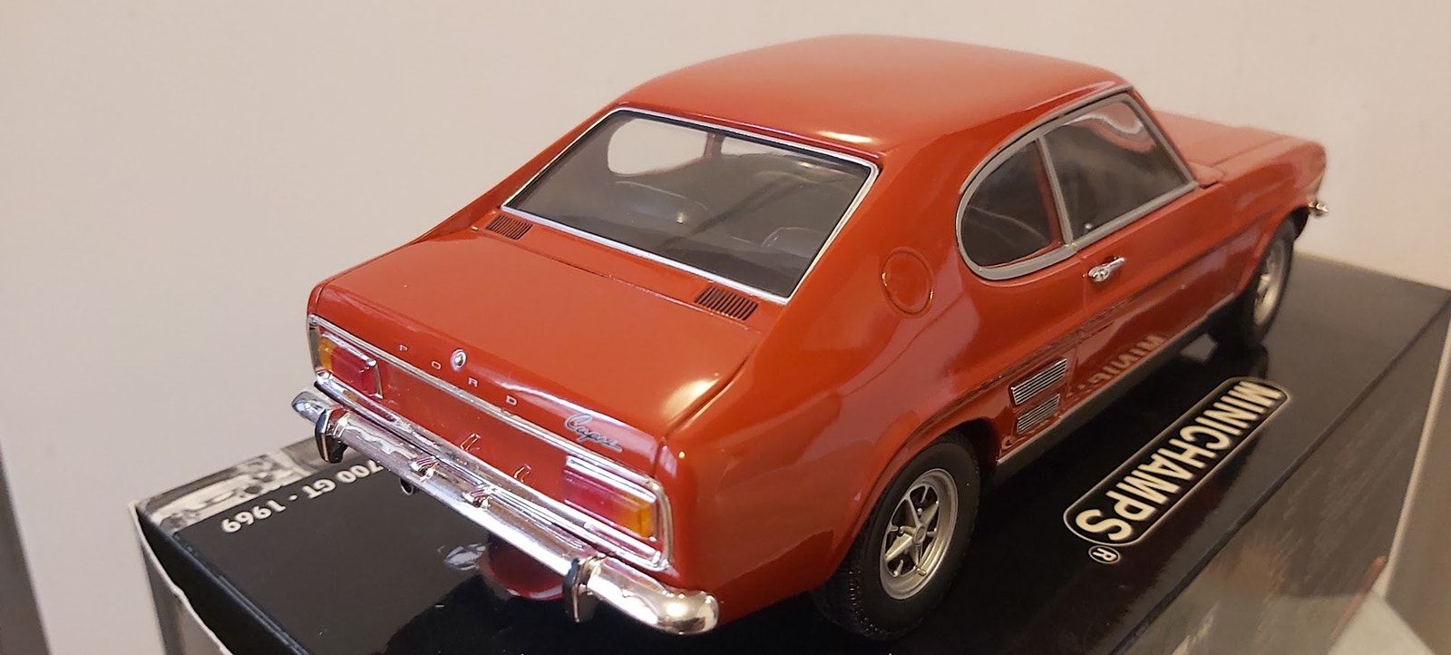 Minichamps 1:18 Ford Capri 1700 GT 1969 | Tori