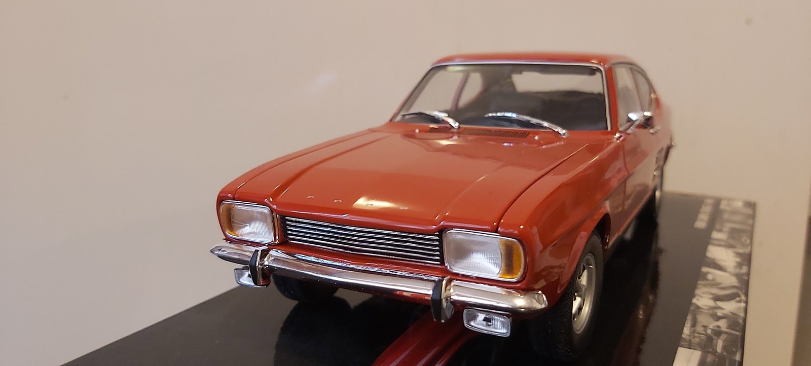 Minichamps 1:18 Ford Capri 1700 GT 1969 | Tori