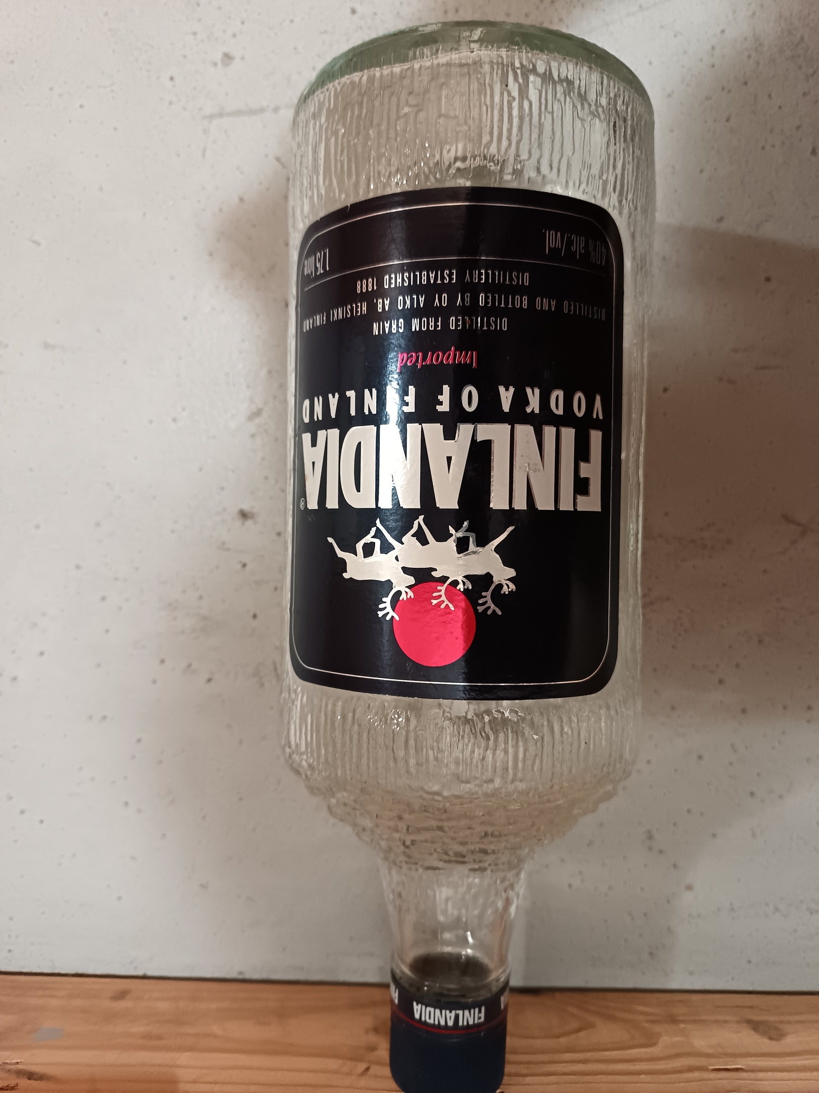 Vintage Tapio Wirkkala Finlandia vodka pullo 1,75l | Tori