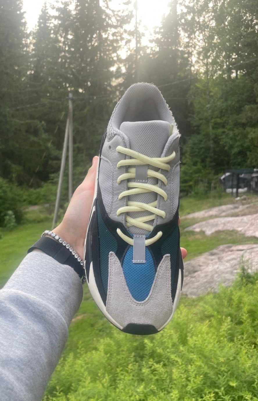 Yeezy boost 700 ”wave runner” Tori - Main Image