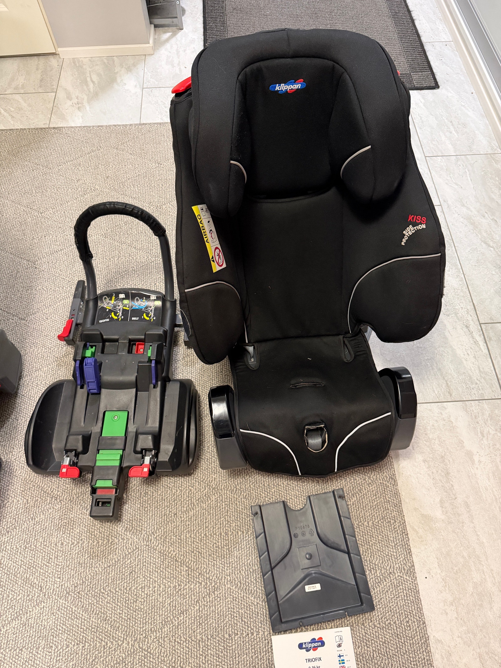 2x Klippan Triofix Recline turvaistuimia telakat (2018 ja 2019