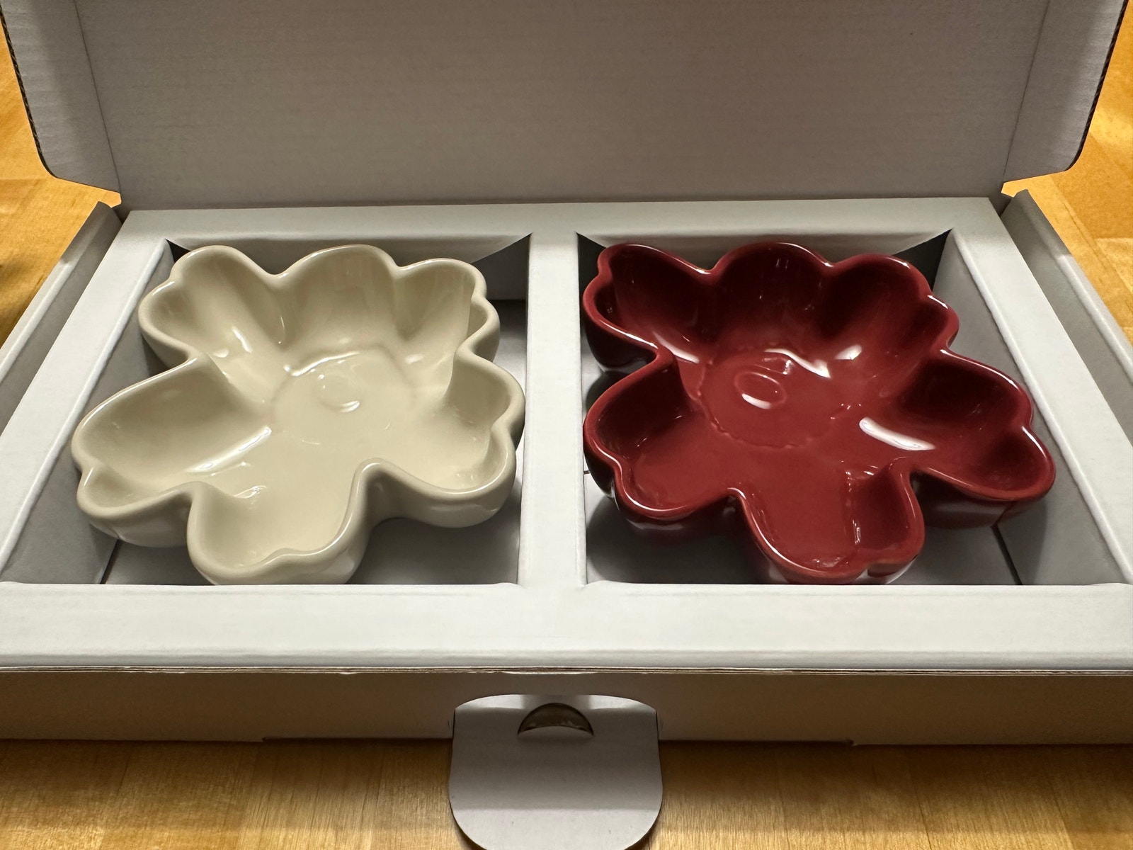 Unikko kulhot x2, 11 cm Viininpunainen ja vaalea kivi. Marimekko