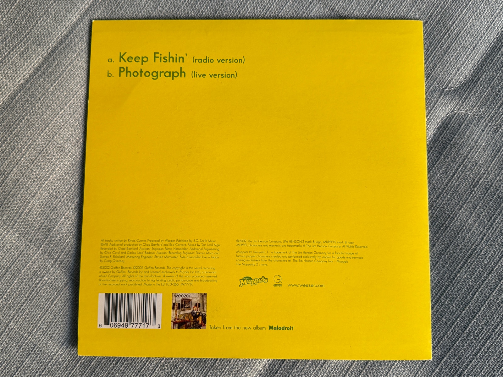 Weezer – Keep Fishin
