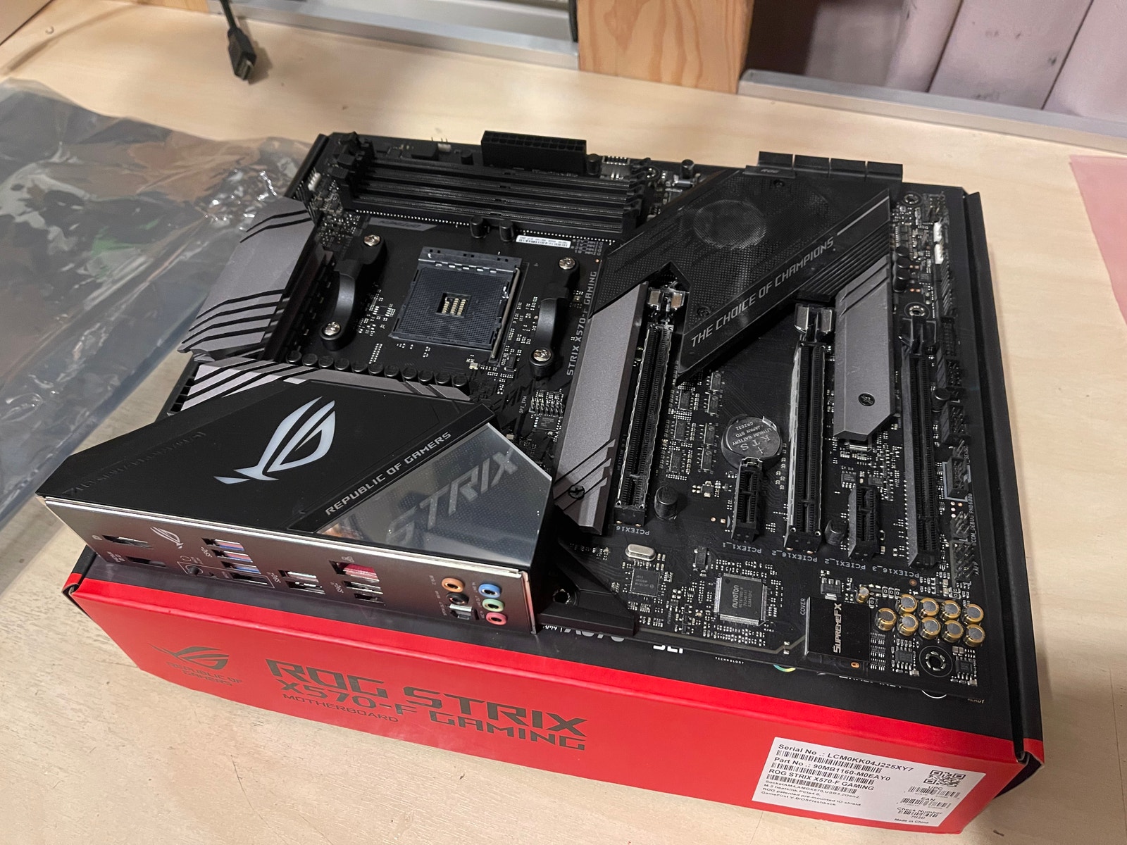 AMD Ryzen 9 5900X + Strix X570-F Gaming + 32GB DDR4 | Tori