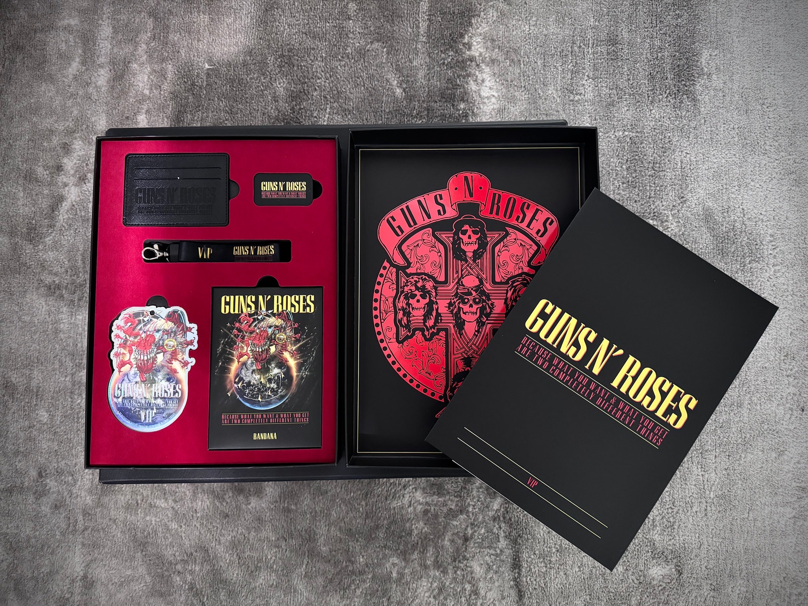 Guns N' Roses - VIP Merchandise Collector's Box | Tori