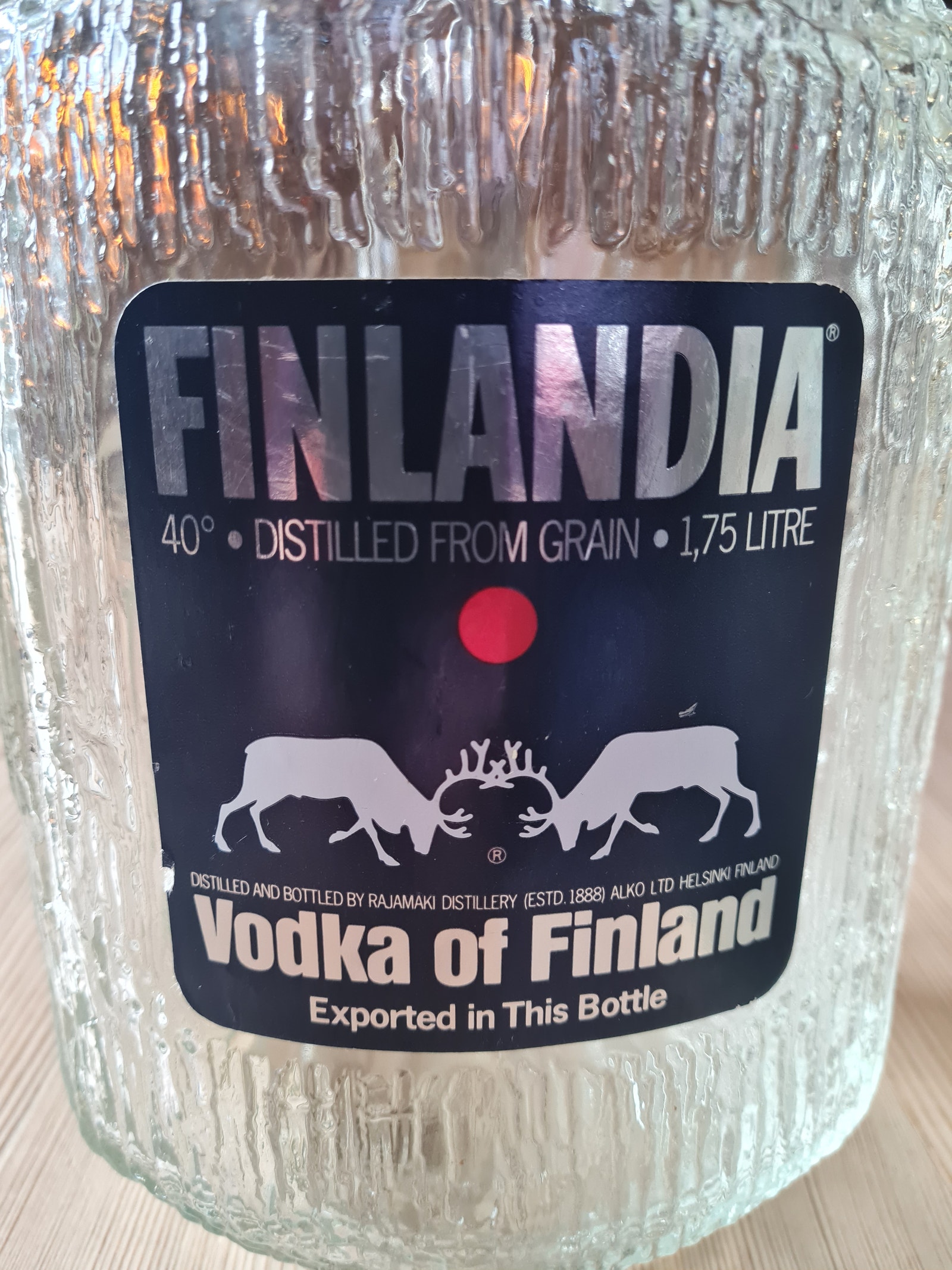 Tapio Wirkkala Finlandia Vodka 1,75 l vientimalli kahvapullot (2