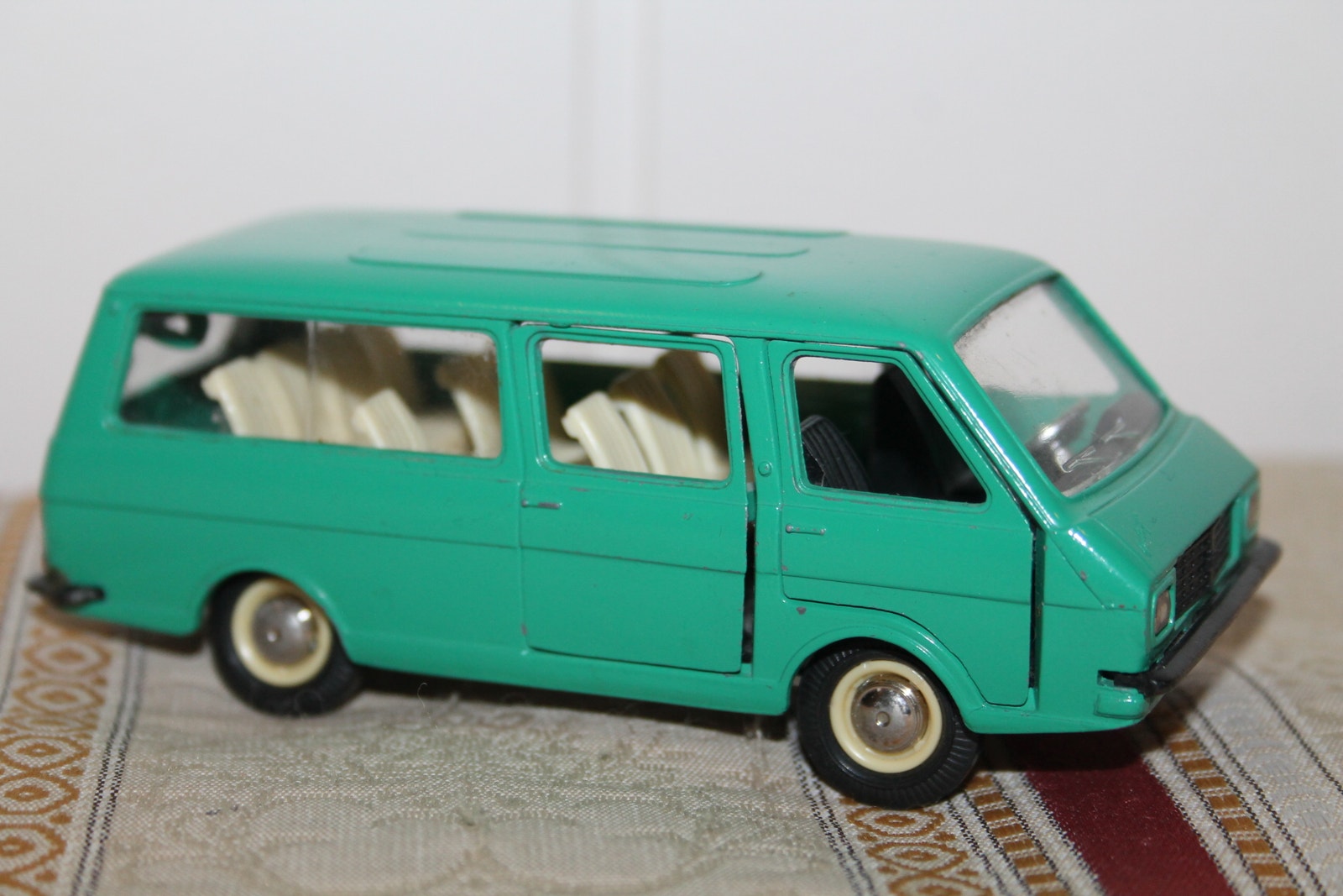 RAF 2203 Latvia Neuvostoliitto CCCP pakettiauto numeroitu A18
