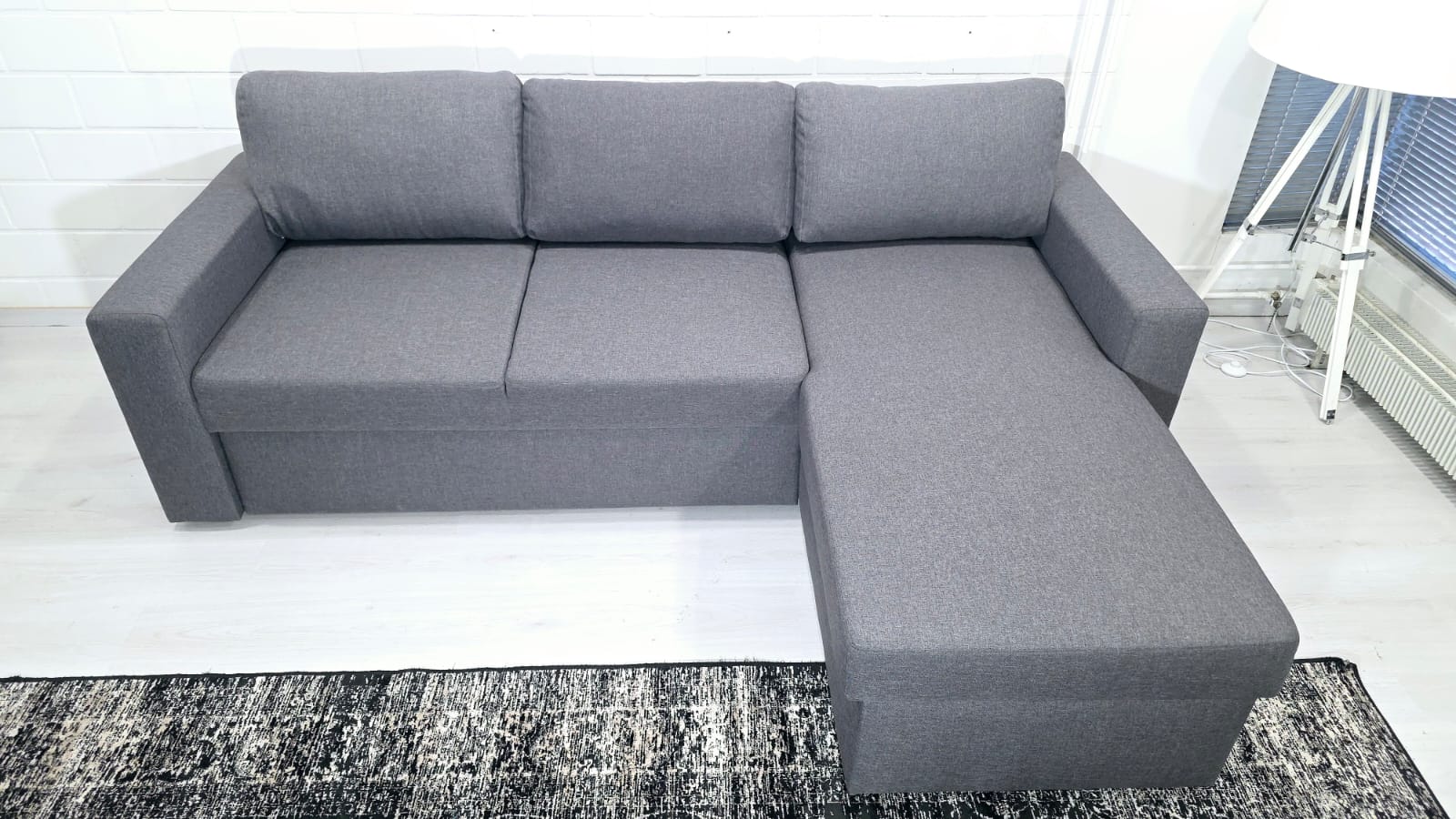 (A55)vuodesohva , ilmainen kuljetus, free delivery.