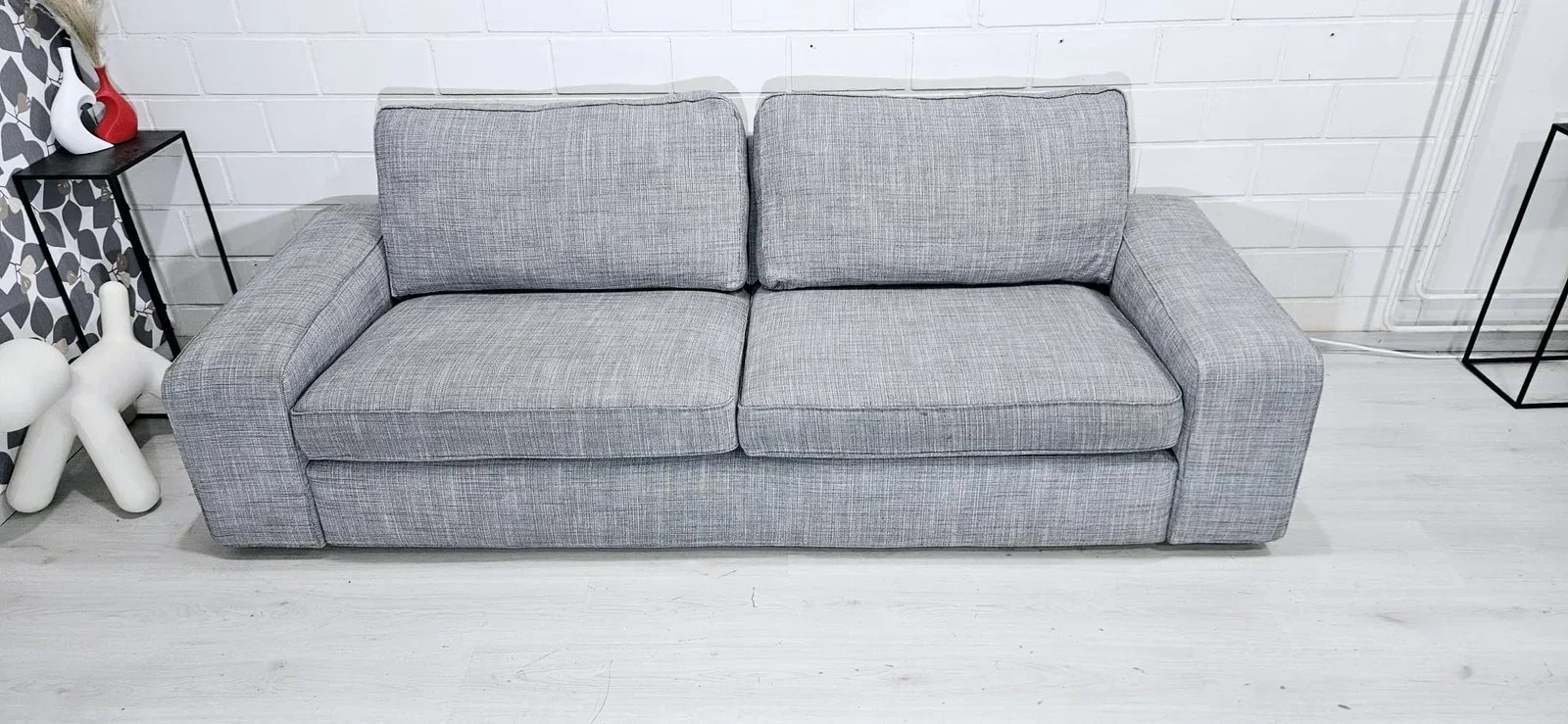 (A10) Kivik 2-istuttava sohva, ilmainen kuljetus, free delivery.