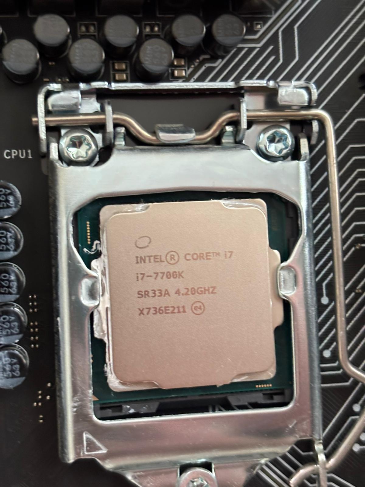 I7-7700K, MSI Z170A Gaming Pro Carbon, HyperX 8gb 2133Mhz ddr4 | Tori