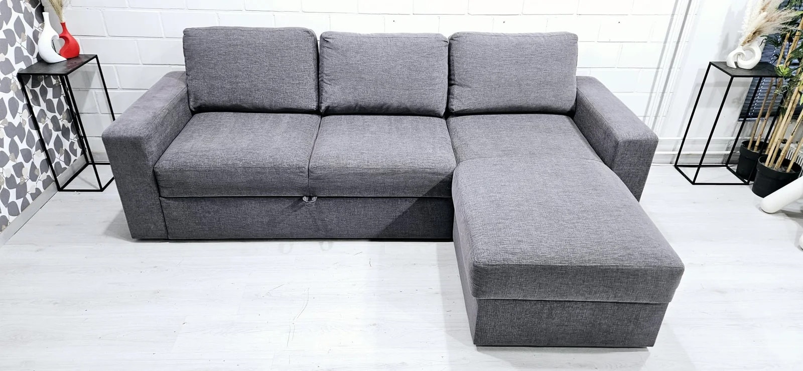 (A47) Vuodesohva, ilmainen kuljetus, free delivery.