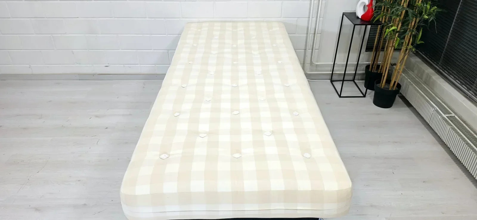 H15 Hästens patja 210x90, ilmainen kuljetus.
