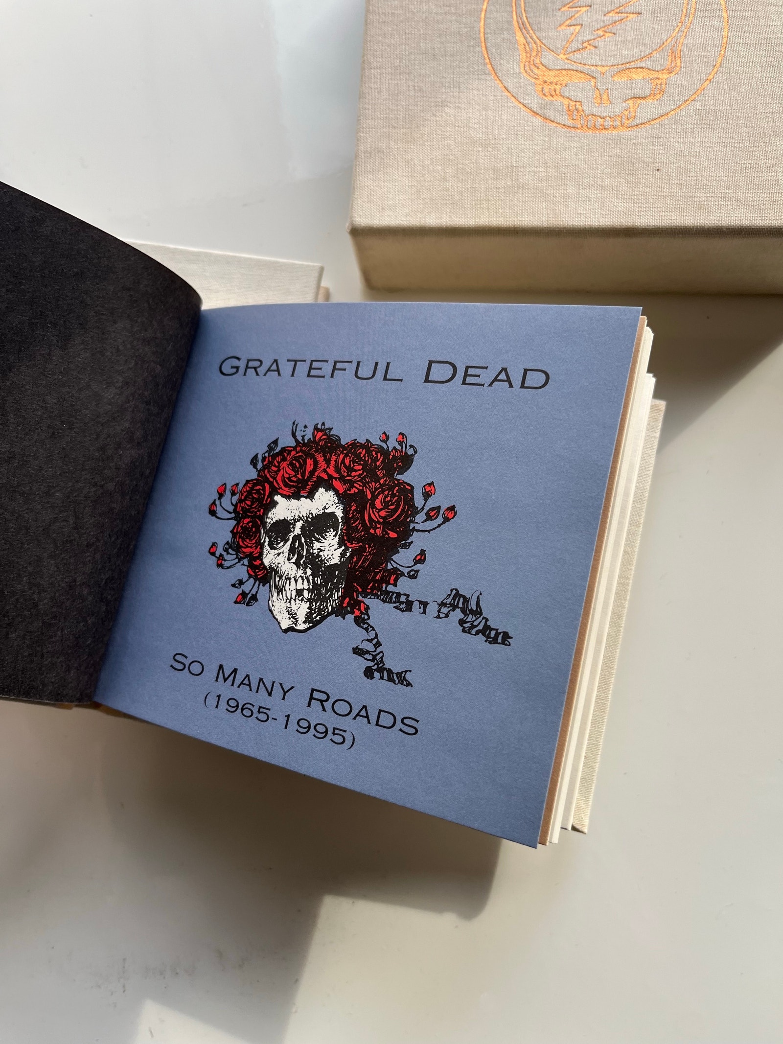 Grateful Dead – So Many Roads 1965–1995 CD-boksi | Tori