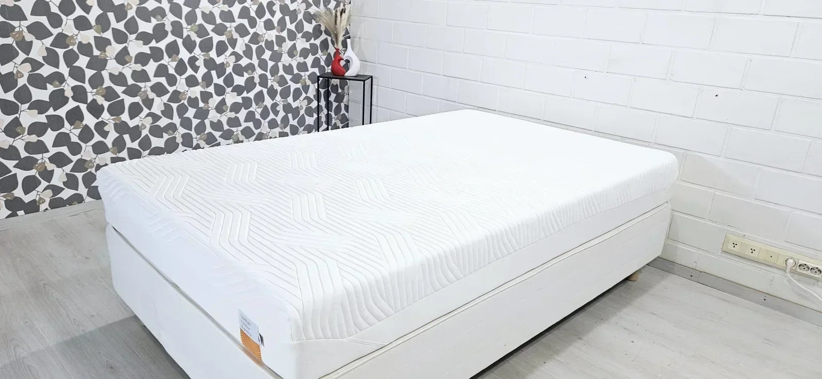 (T22) TEMPUR Contour supreme jenkkisänky, ilmainen kuljetus, free delivery.