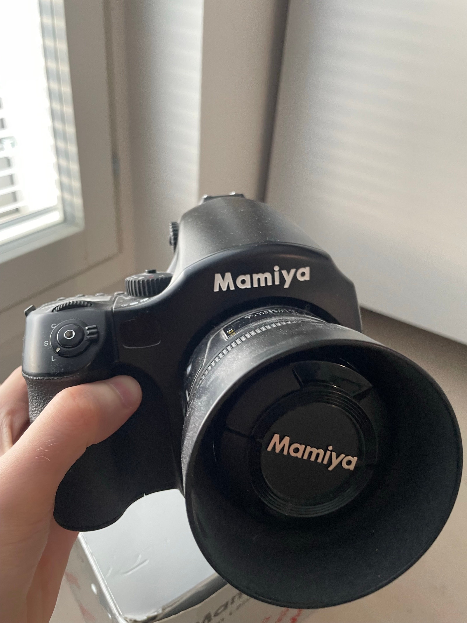 Mamiya 645 AFD Medium Format SLR + AF 80mm f/2.8 Lens + 120/220