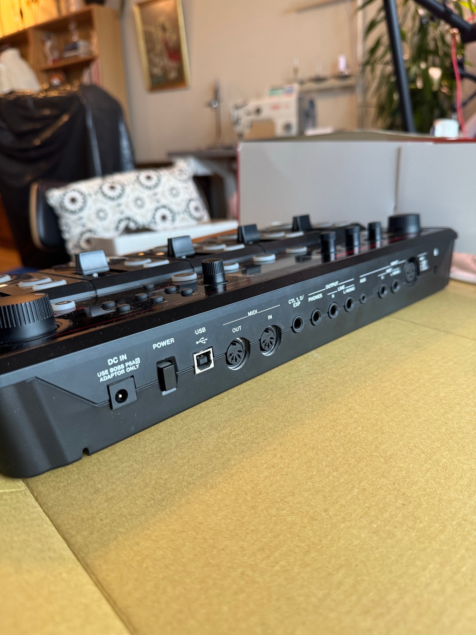 Boss RC-505 Loop Station + Shure SM58 + alkuperäinen laatikko