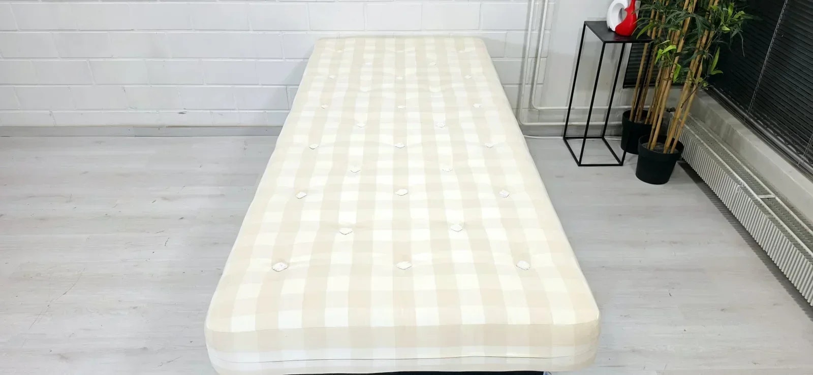 H15 Hästens patja 210x90, ilmainen kuljetus.