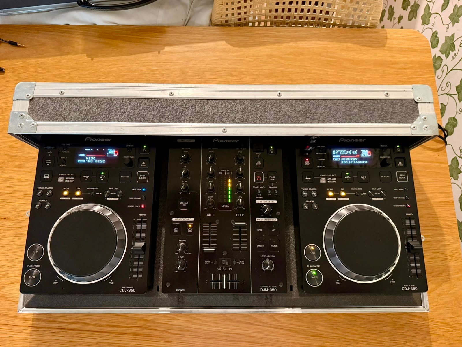 Pioneer DJ-setti: 2 × CDJ-350 + DJM-350 + flight case | Tori