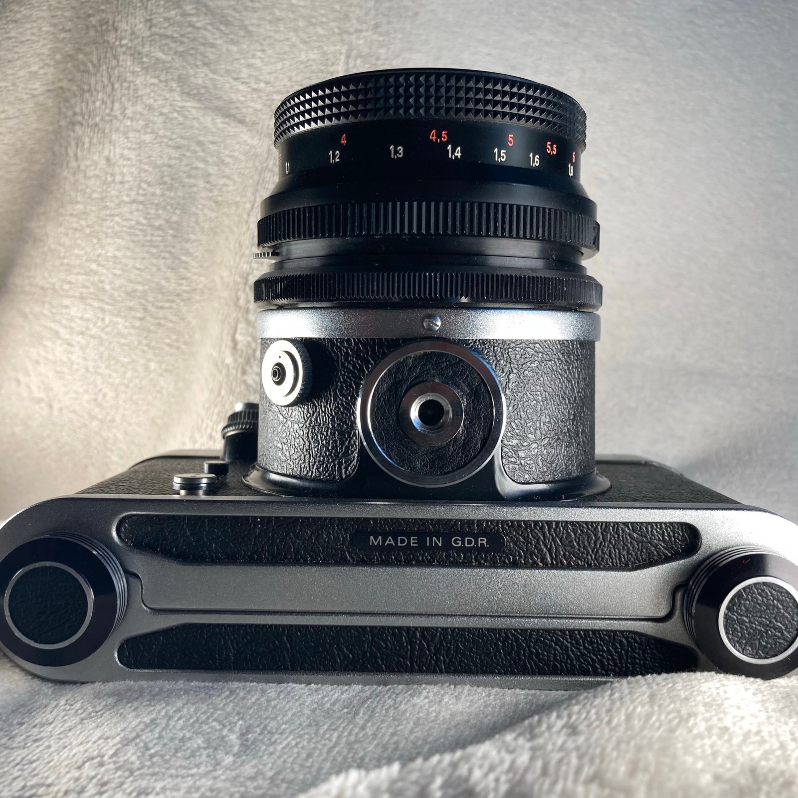 Pentacon Six TL + Carl Zeiss Jena Biometar 80mm f/2.8 MC