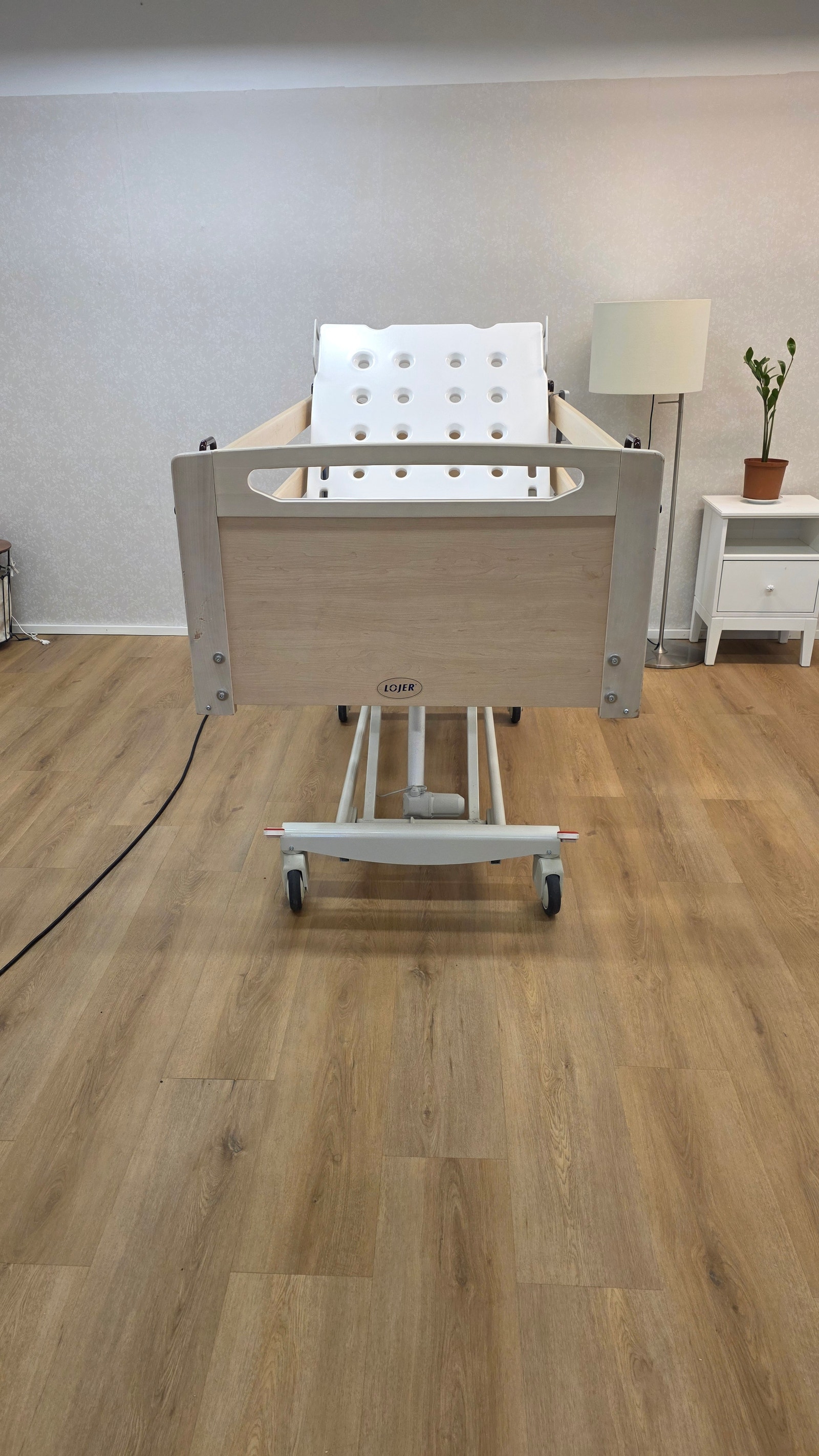 Hoitosänky Lojer ScanAfia XHS, ilmainen kuljetus/Free delivery.