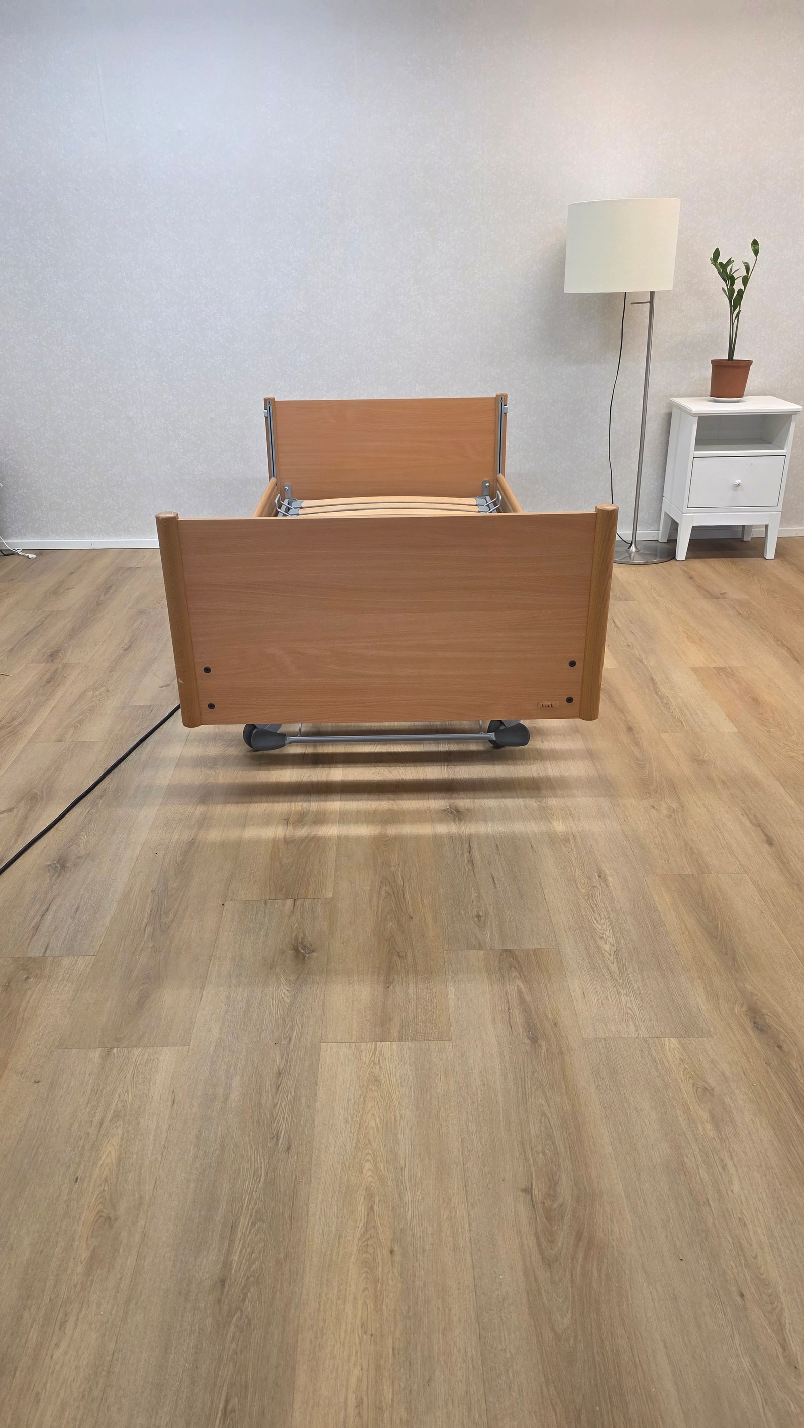 Hoitosänky Block Belluno 80x200,ilmainen kuljetus/Free delivery.