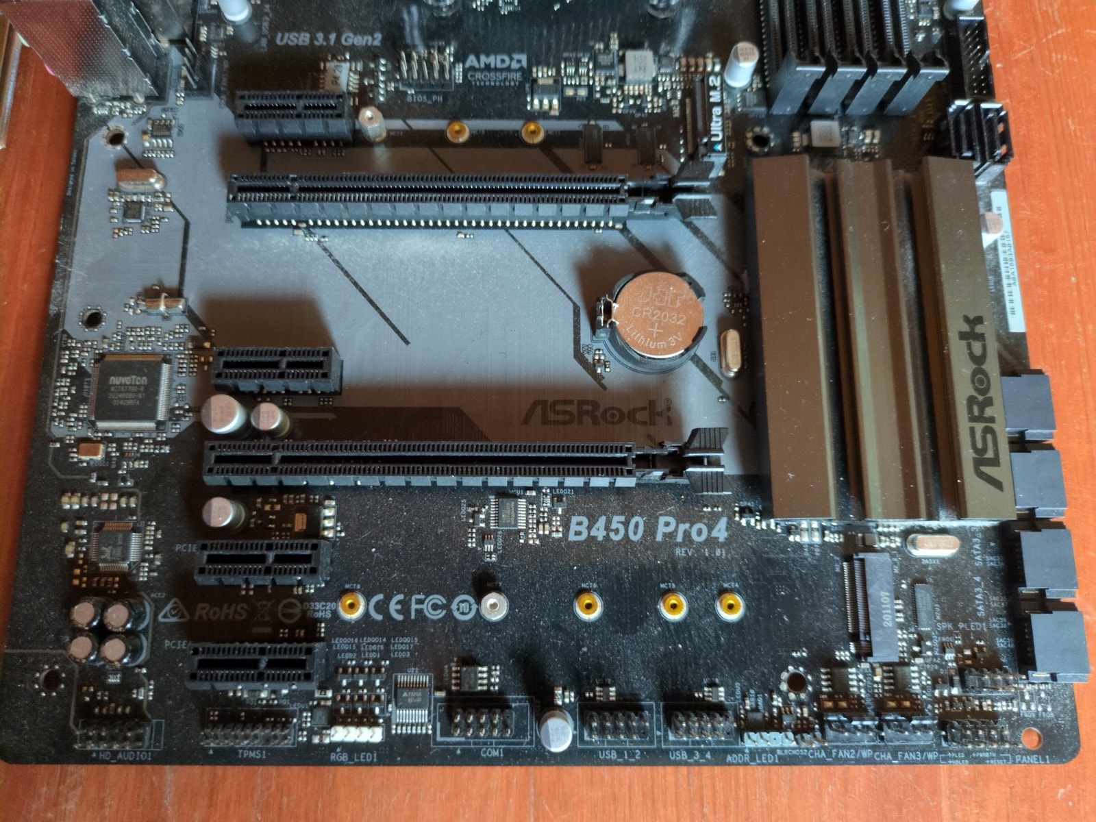 Asrock B450 Pro4 + AMD Ryzen 5 2600 + AMD vakiojäähdytin | Tori