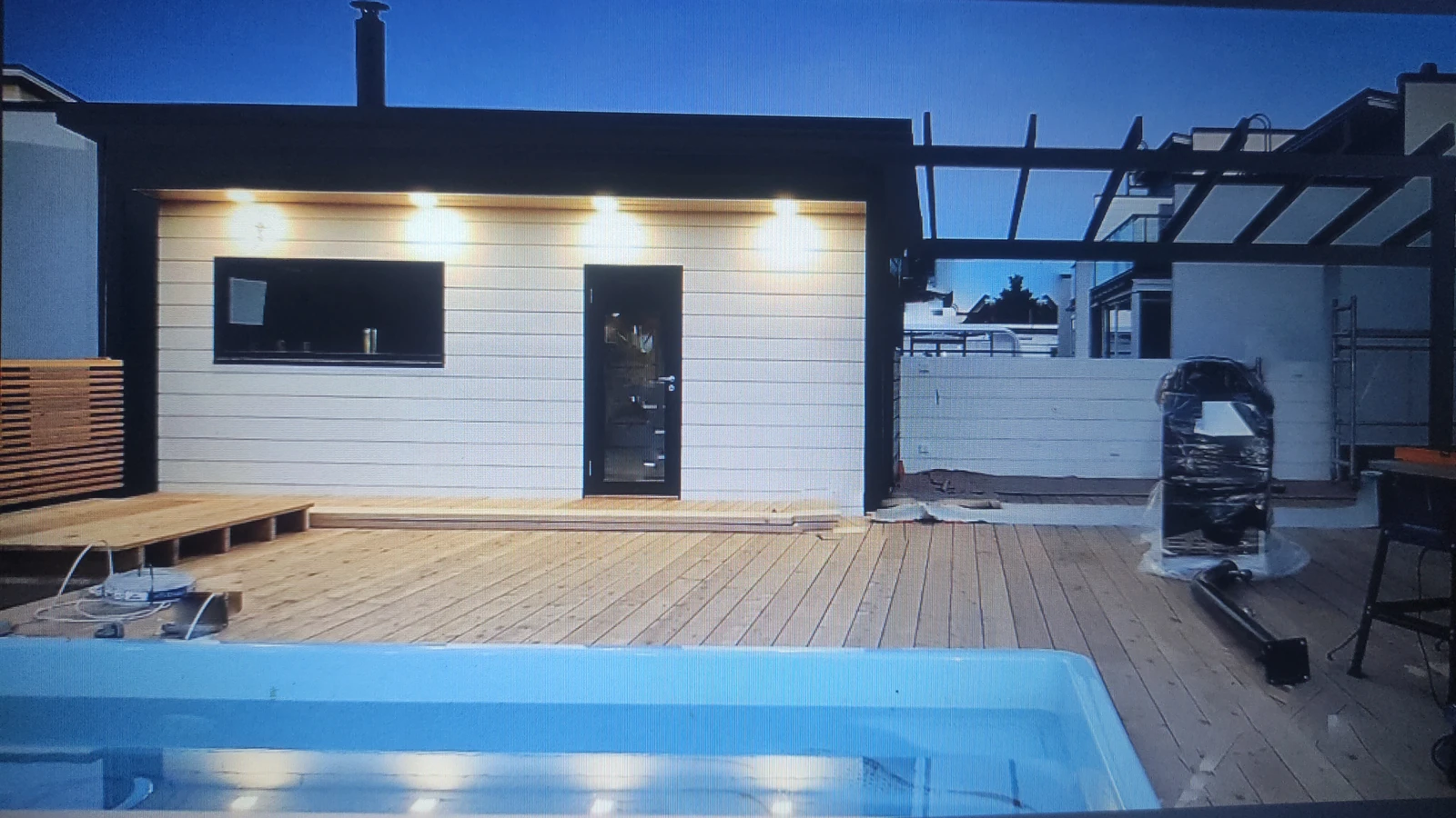 Kaupan Pienipihasaunatehdas kansikuva