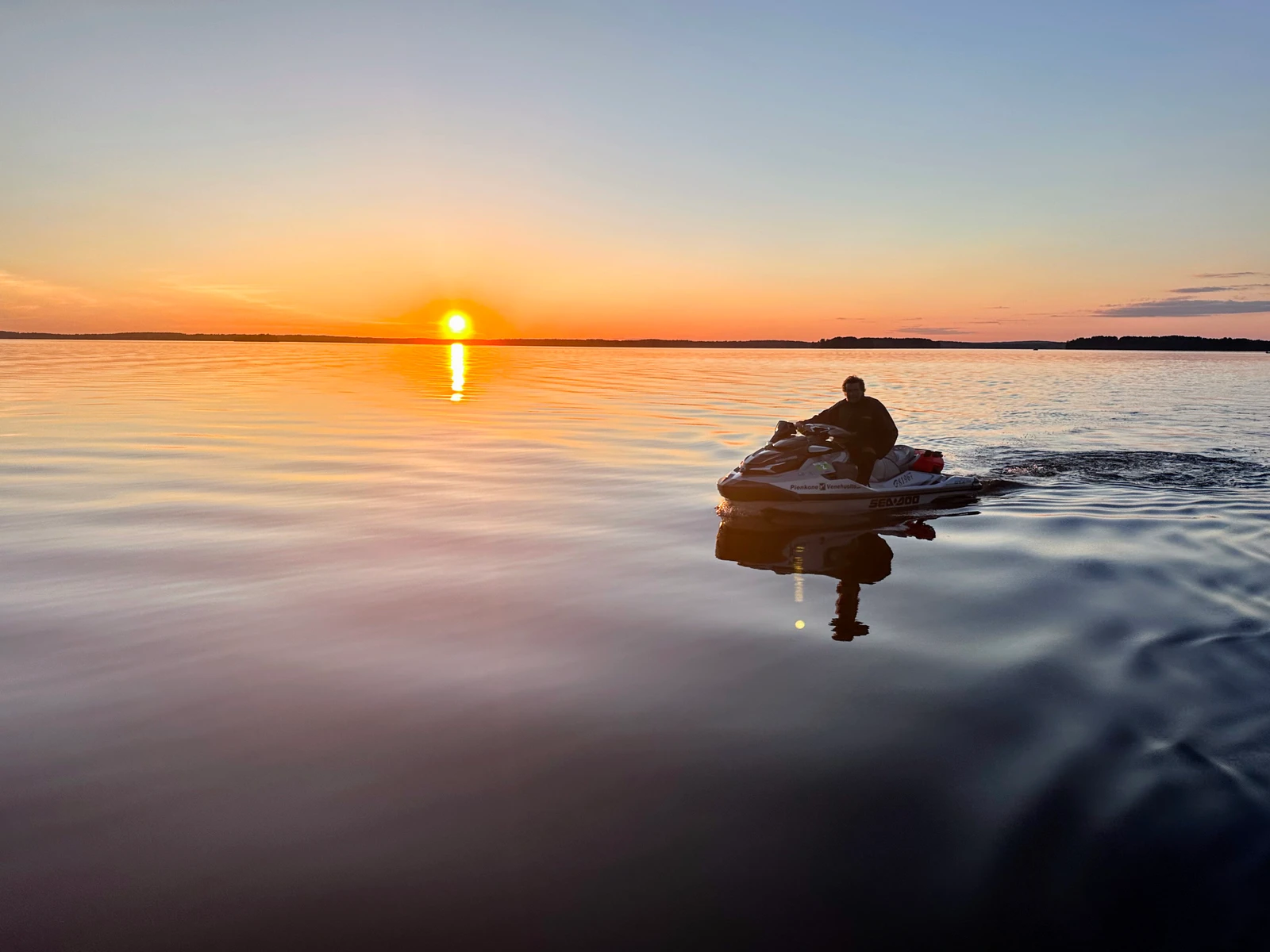 Kaupan Hattulan Pienkone-ja venehuolto kansikuva