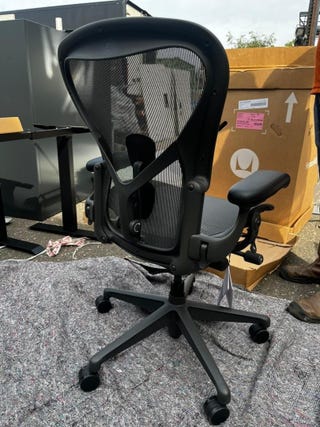 Spring Forward Verticle Herman Miller Aeron Remastered Full Option Posturefit Sl | Tori