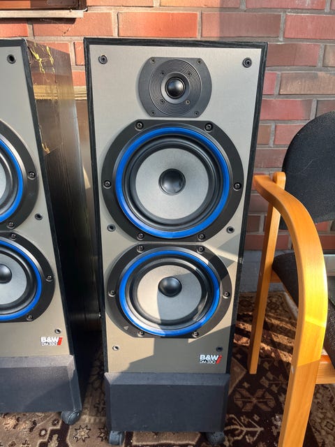 b w dm 330