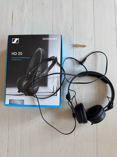 Sennheiser HD 25  			
