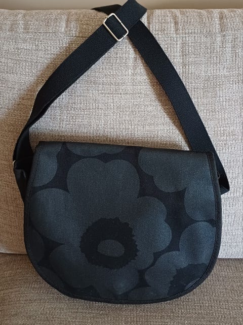 marimekko kaisa pieni tumma Tuttuun tapaan, Marimekko hurmaa 