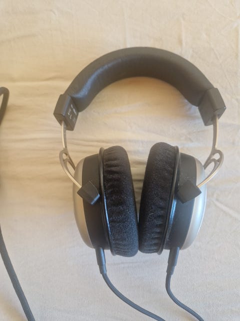 Used Beyerdynamic T1 Headphones for Sale | HifiShark.com