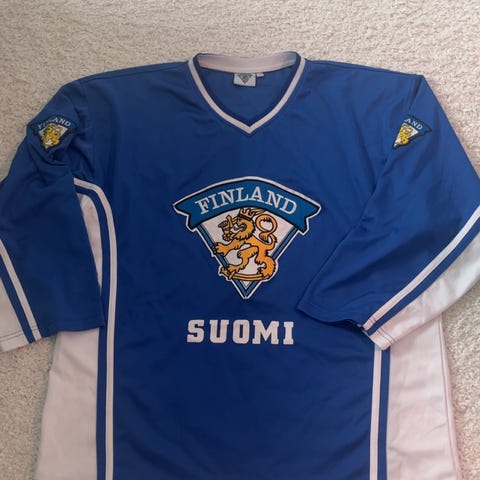 suomi-leijonat-karjala-fanipaita-12-koko-xl-tori