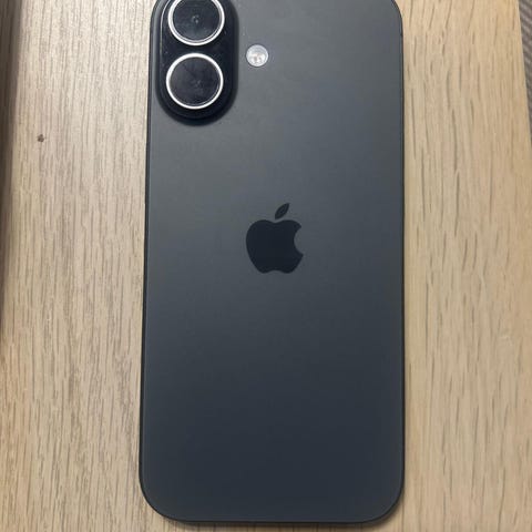 apple-iphone-17-lypuhelin-valkoinen-tori