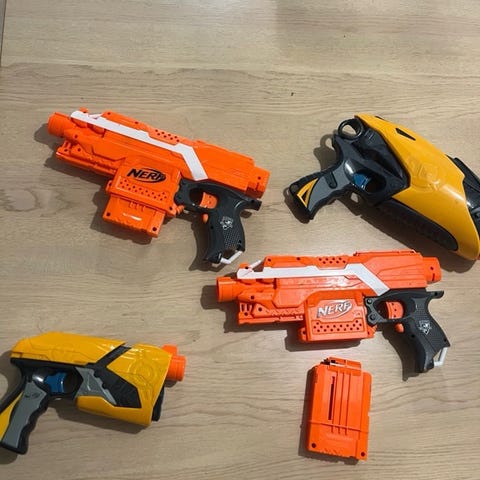 nerf-pyssyj-l-j-tori