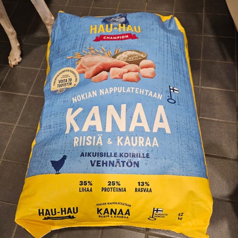Hau Hau champion kana-riisi-kaura nappula 15 kg | Tori