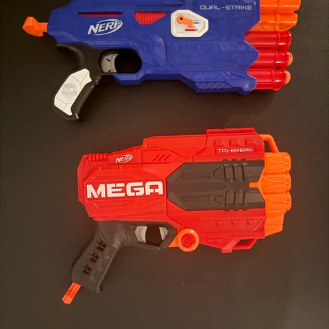 nerf-pyssyj-l-j-tori
