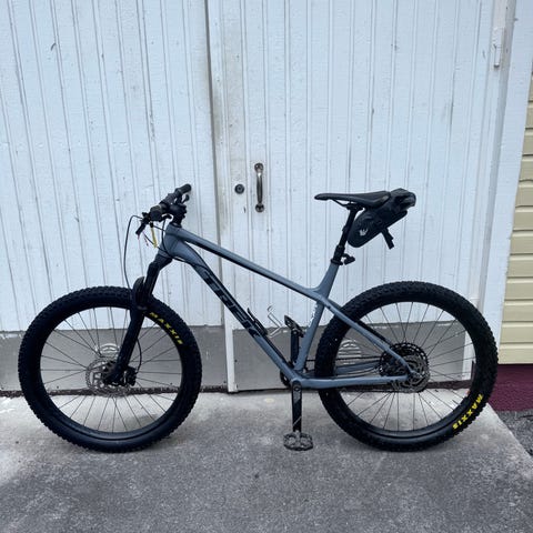 Trek supercaliber 9.8 xt gen2 | Tori