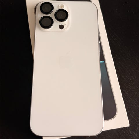 Apple iPhone 15 Pro 256 GB White Titanium | Tori