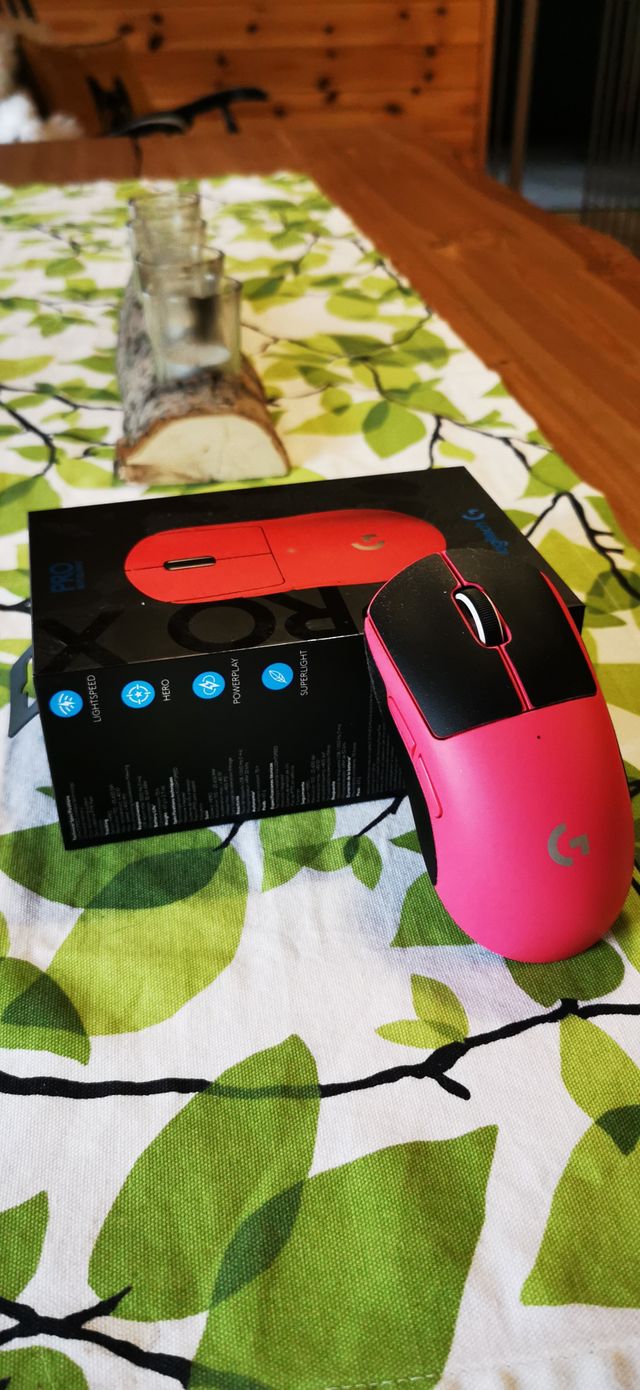 Logitech pro x superlight! | Tori