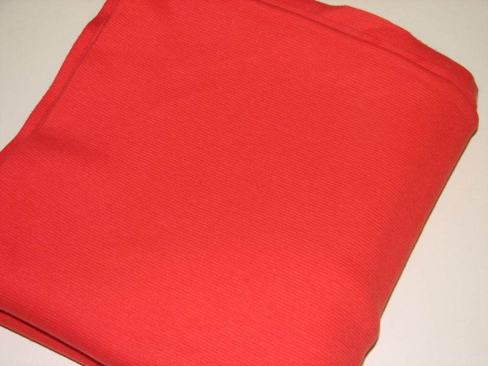 Punainen resorikangas 1,7m x 0,42m