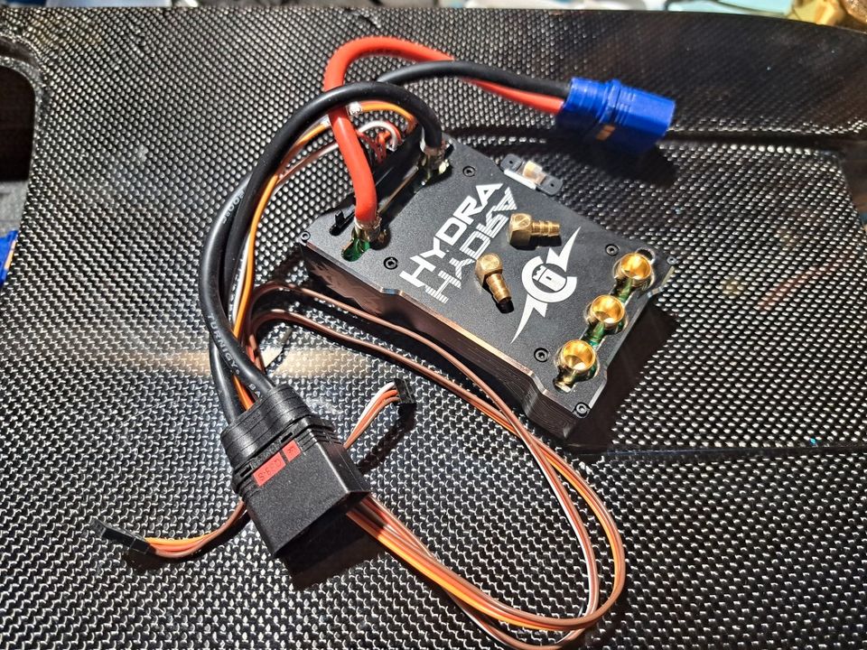 Castle XLX2 Hydra 8S esc