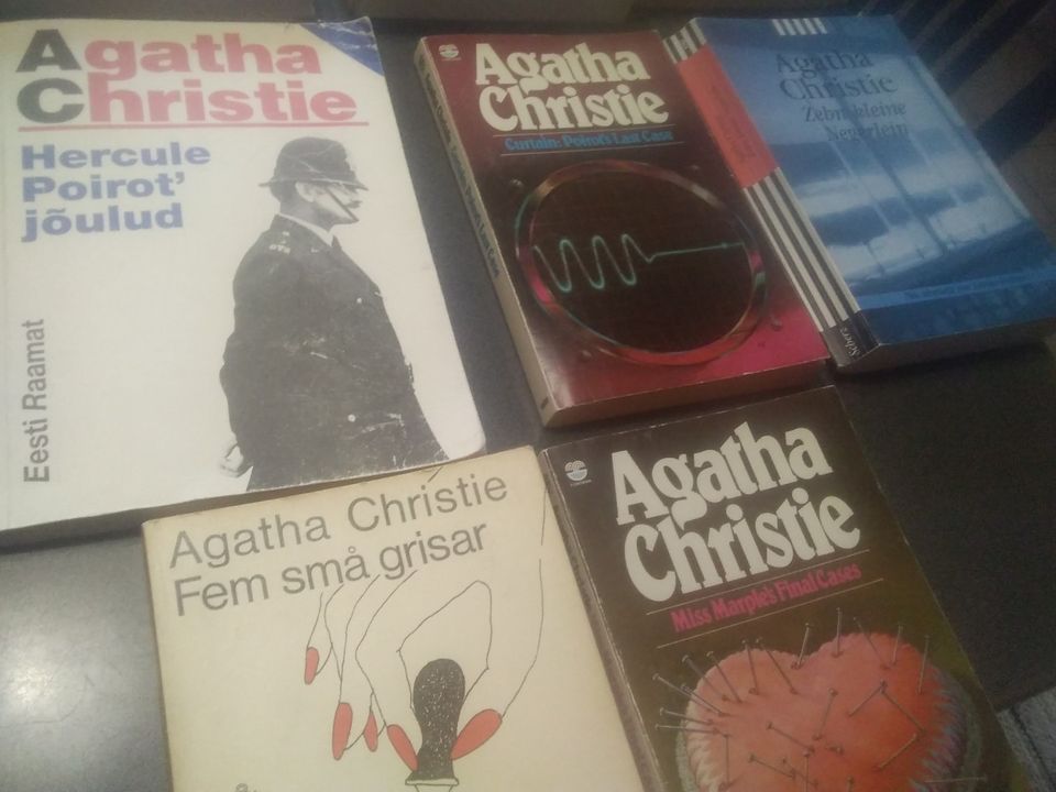 Agatha Christie vieraalla kielellä x 4