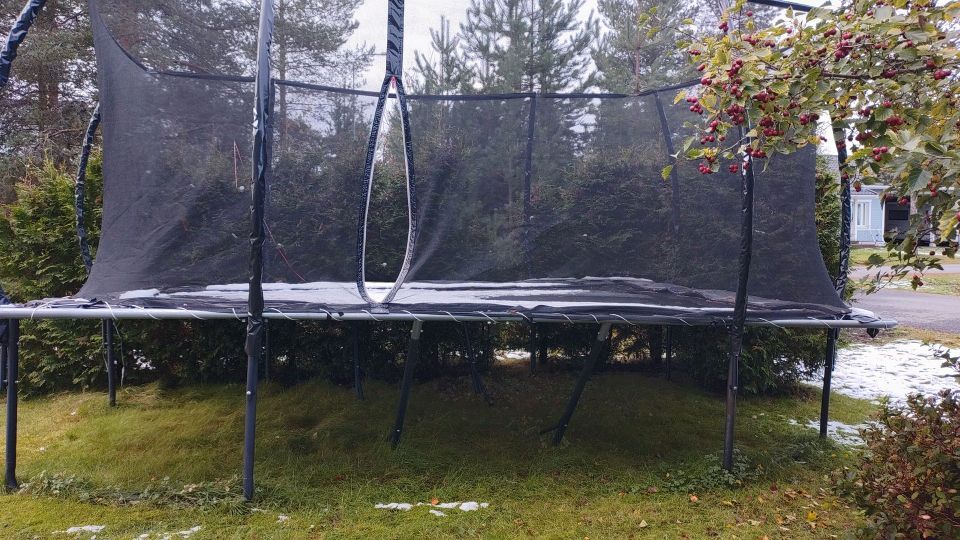 Gymsport Advance Black iso suorakaide trampoliini - VARATTU