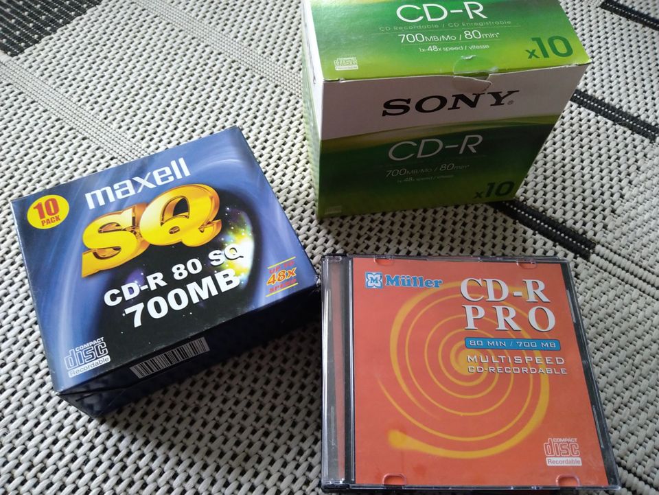 CD-R levyjä /tyhjiä käyttämättömiä kotelollisia