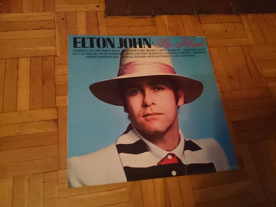 Lp-levy: Elton John:The Album