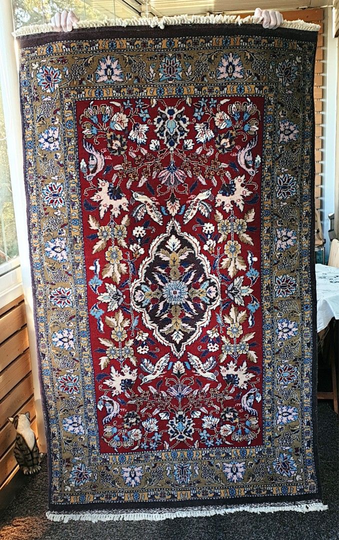 Persialainen matto, käsin solmittu